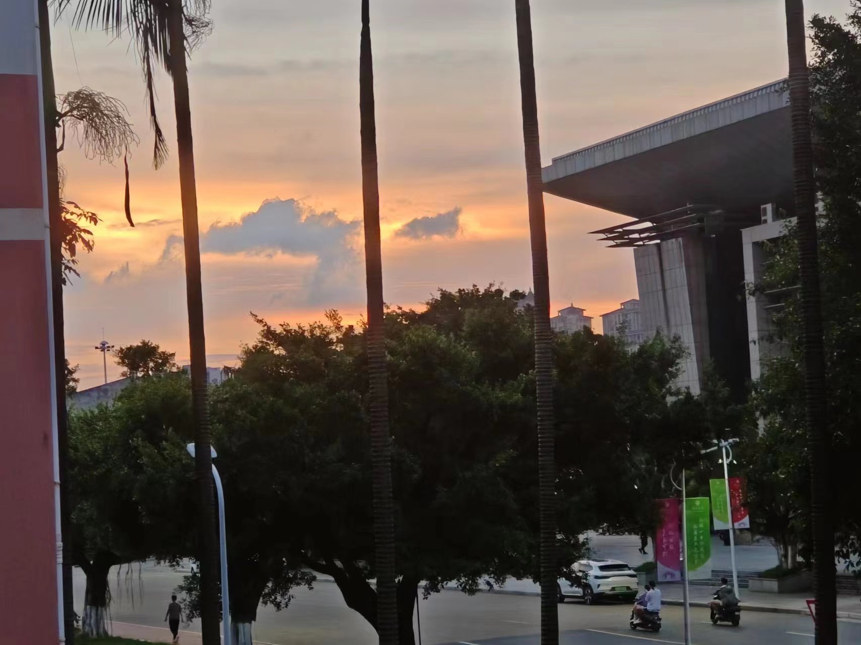 晚霞.jpg 晚霞.jpg